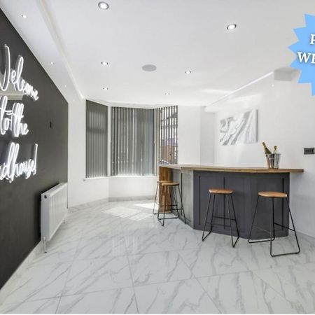Crystal Towers Sasco Apartments Blackpool Bagian luar foto