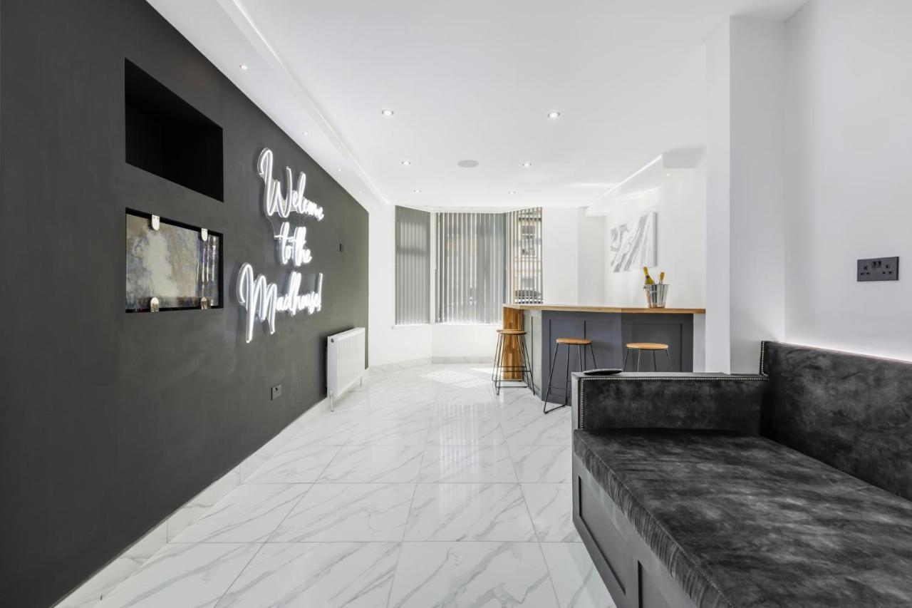 Crystal Towers Sasco Apartments Blackpool Bagian luar foto