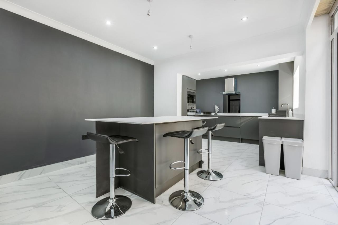 Crystal Towers Sasco Apartments Blackpool Bagian luar foto