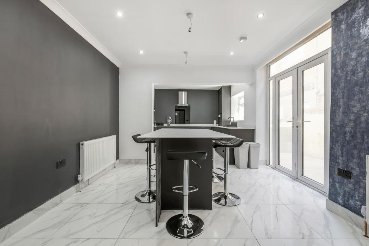 Crystal Towers Sasco Apartments Blackpool Bagian luar foto