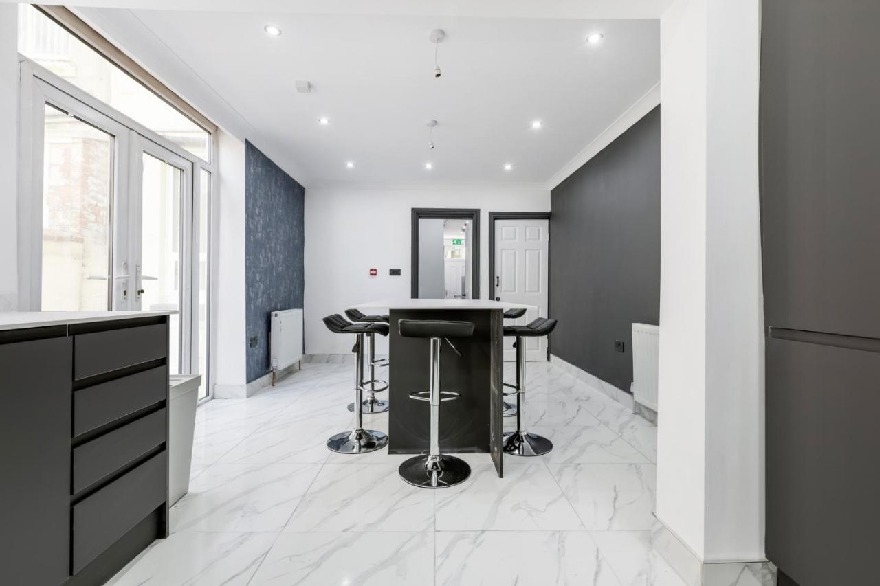 Crystal Towers Sasco Apartments Blackpool Bagian luar foto